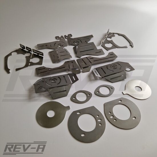 E46 aizmugurējā pusrāmja montāžas vietu + garensviras bukšu stiprinājuma vietu (sliekšņu) + aizmugurējo glāžu + priekšējo glāžu (taisnas) + atsperu vietu pastiprinājumi