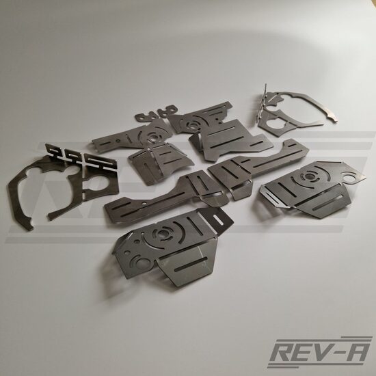 E46 aizmugurējā pusrāmja montāžas vietu + garensviras bukšu stiprinājuma vietu (sliekšņu) pastiprinājumi